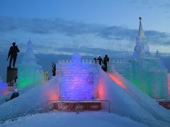 Ледовая Москва на Поклонной горе продлевает работу