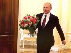 Поздравление Владимира Путина российским женщинам с 8 Марта