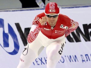 Московский конькобежец Евгений Серяев